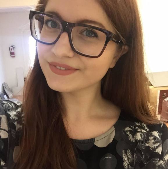 Meet your Posher, Julia - Picture 1 of 1